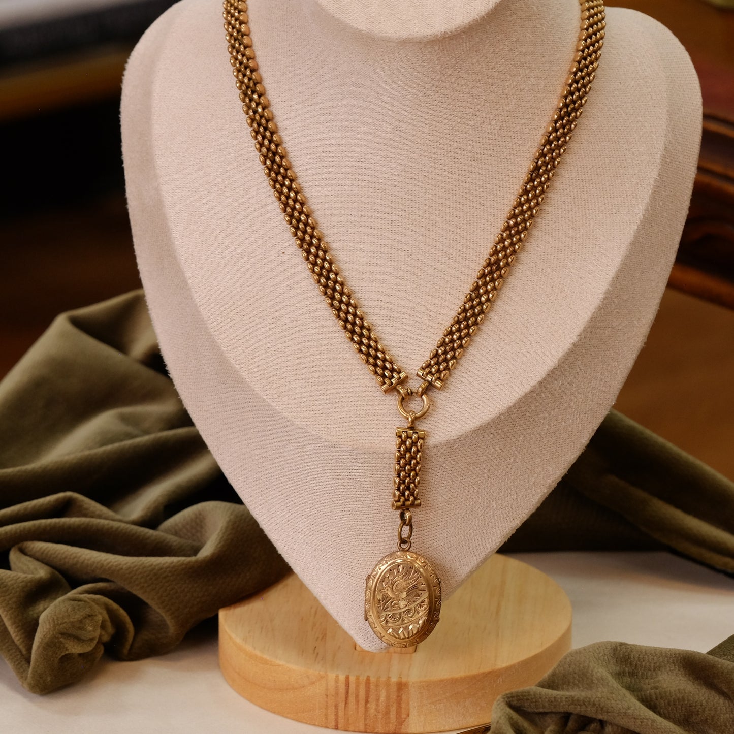 Victorian Locket and chain necklace