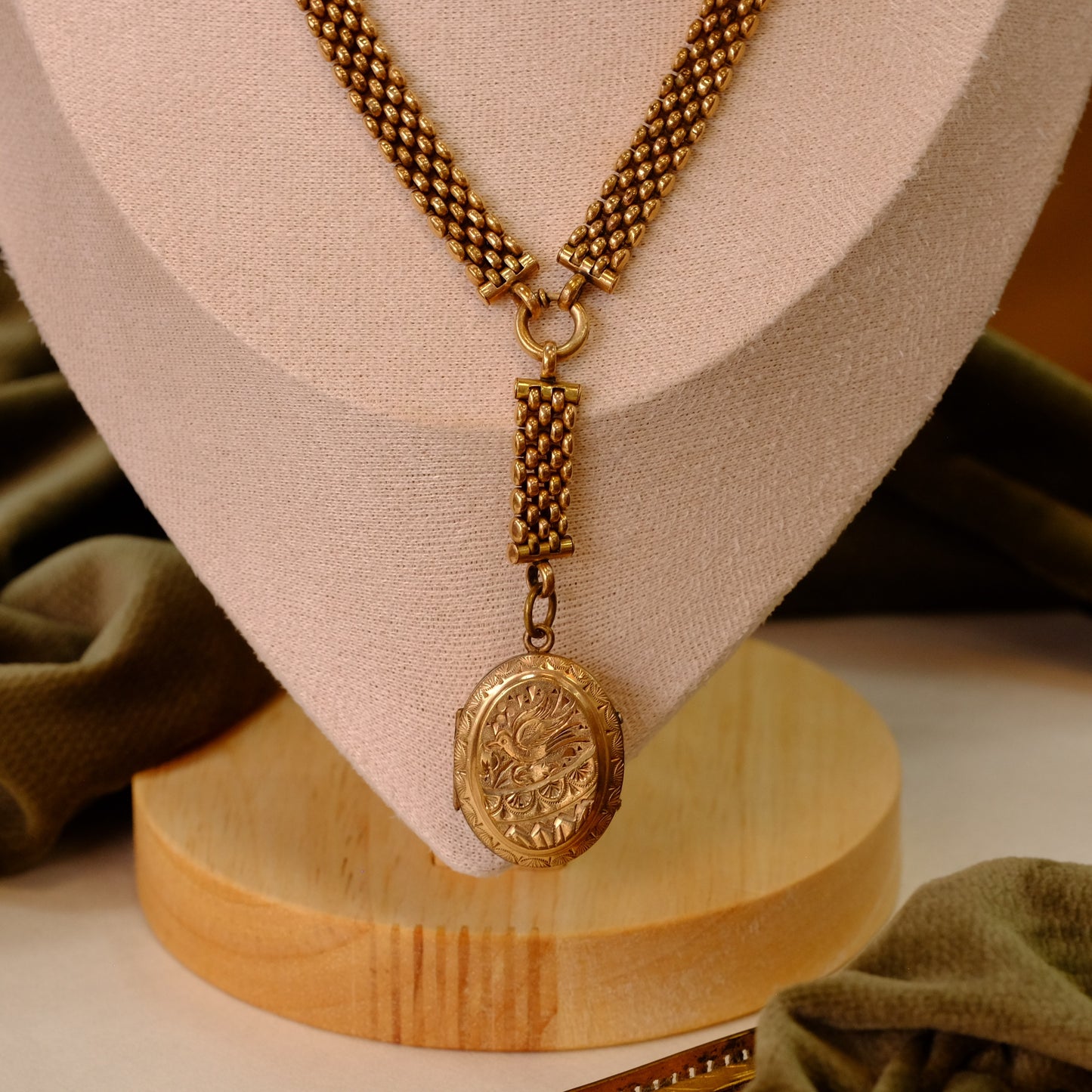 Victorian Locket and chain necklace