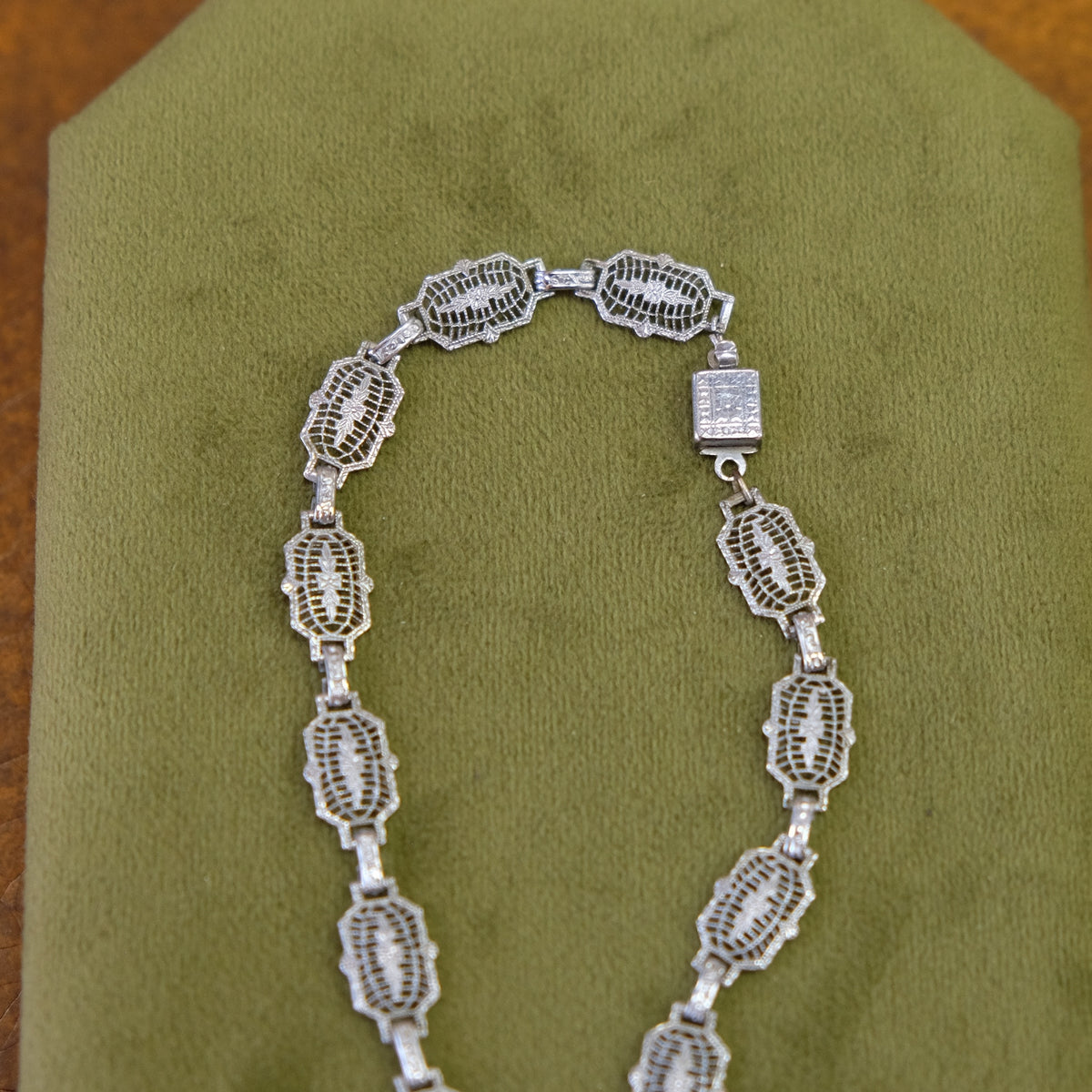 Art Deco Faux Sapphire Filigree Necklace