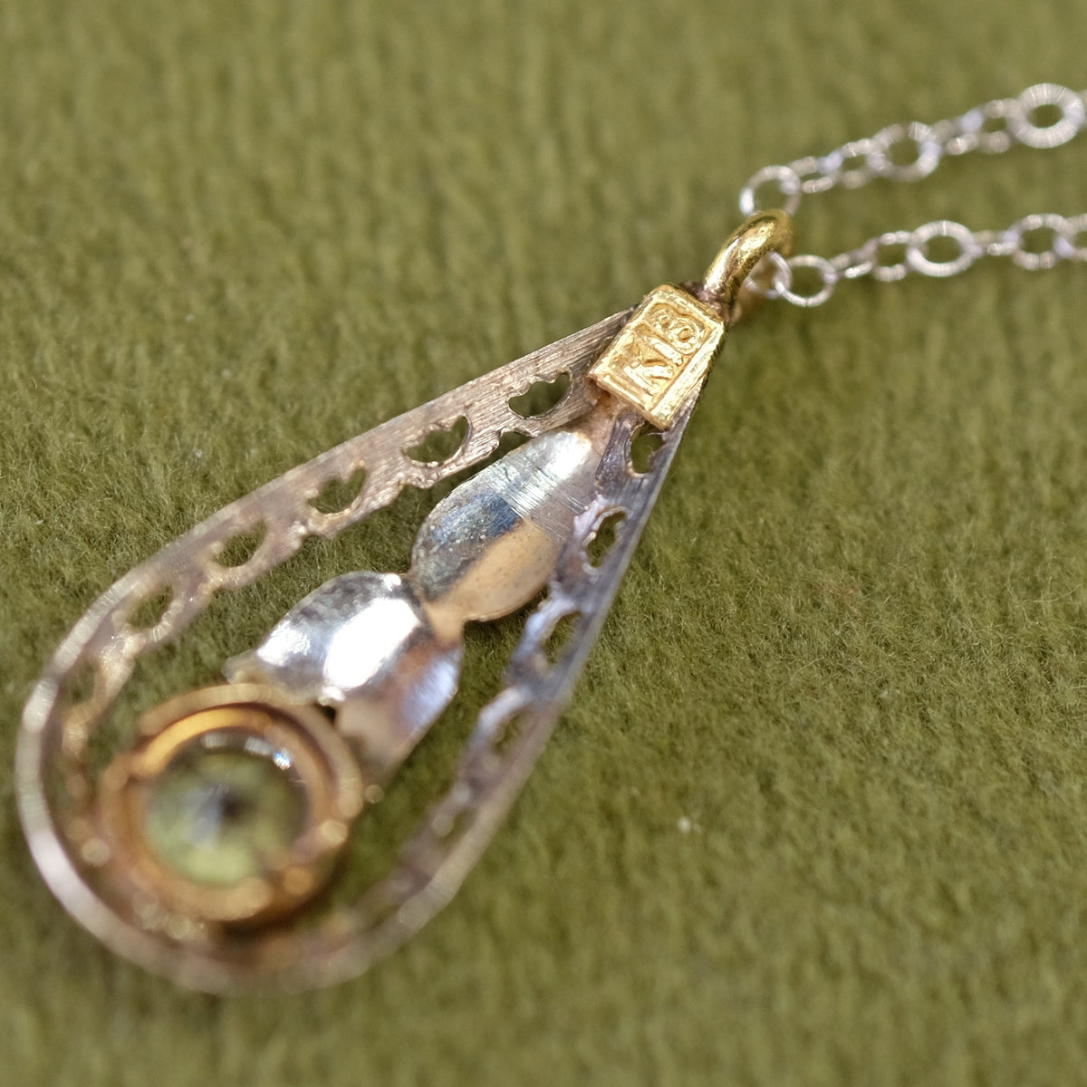 18k White Gold Edwardian White Lavalier on chain
