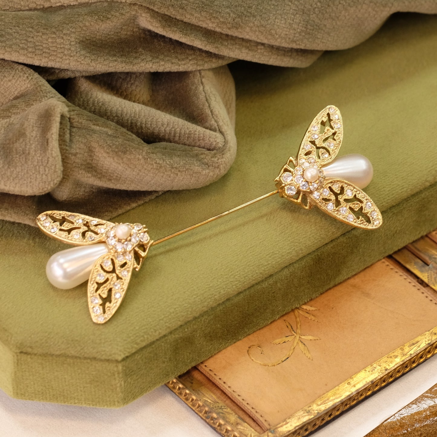 Double Bee Collar Pin 1990s