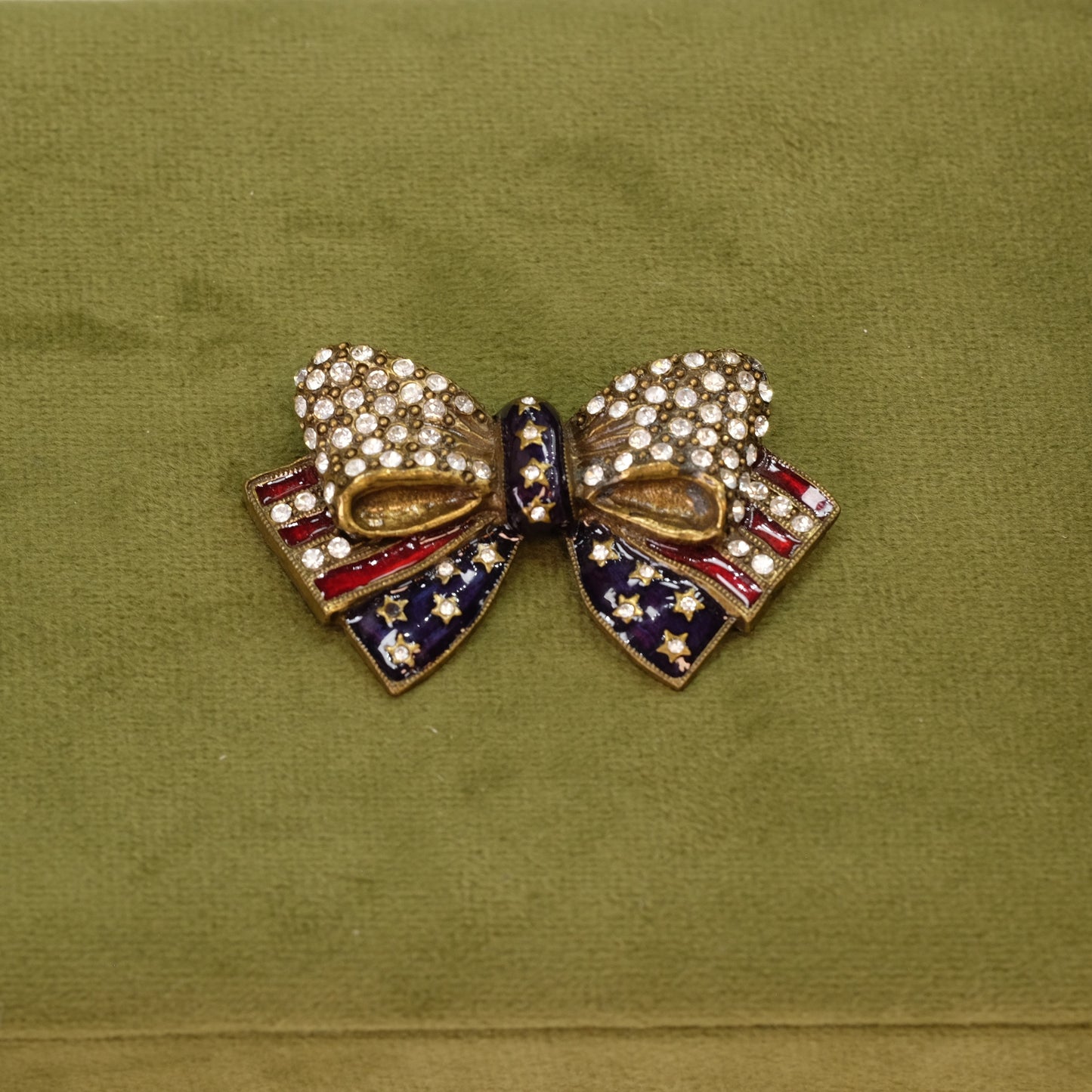 Sweet Romance Patriotic Bow Pin