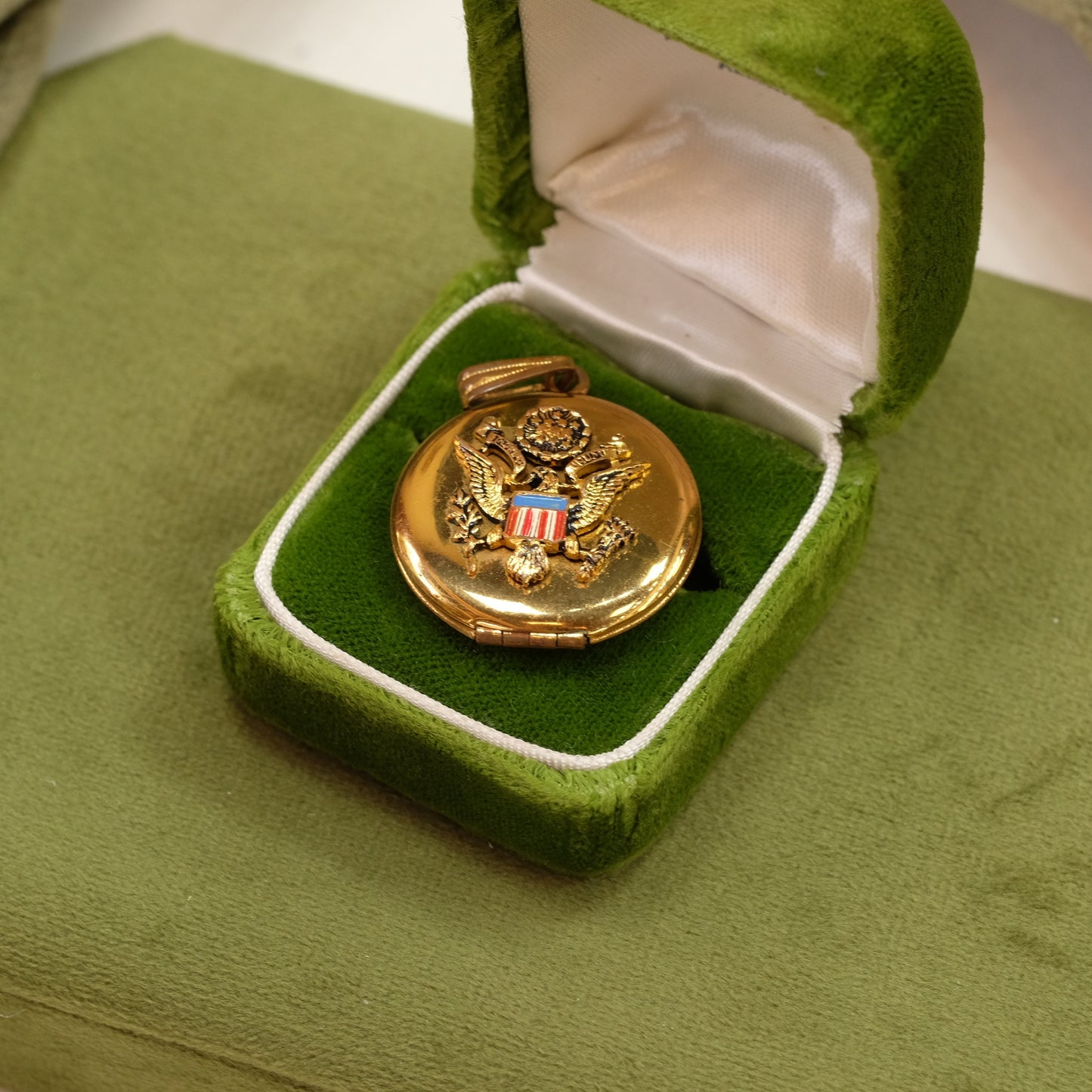Patriotic Round Locket with Seal