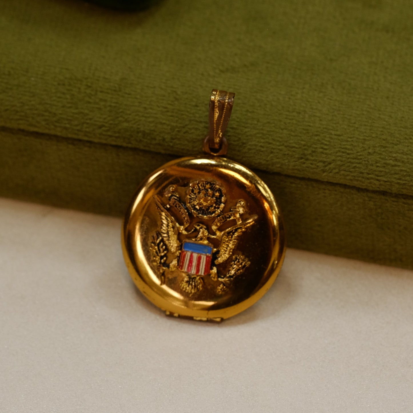 Patriotic Round Locket with Seal