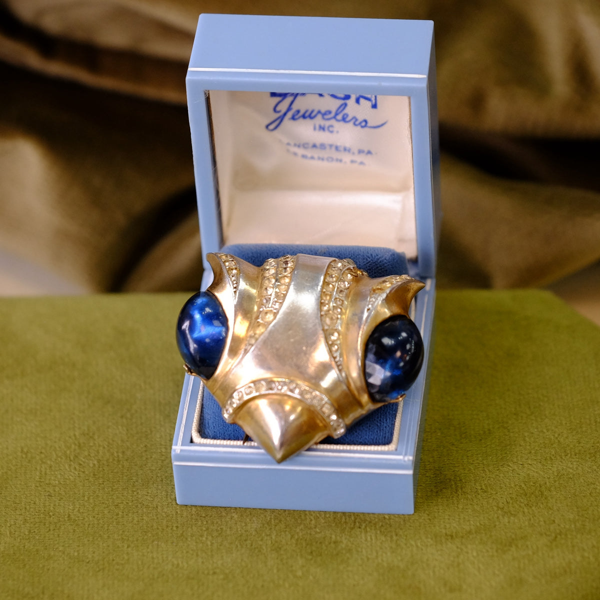Heavy Fur Clip with Large Blue Eyes
