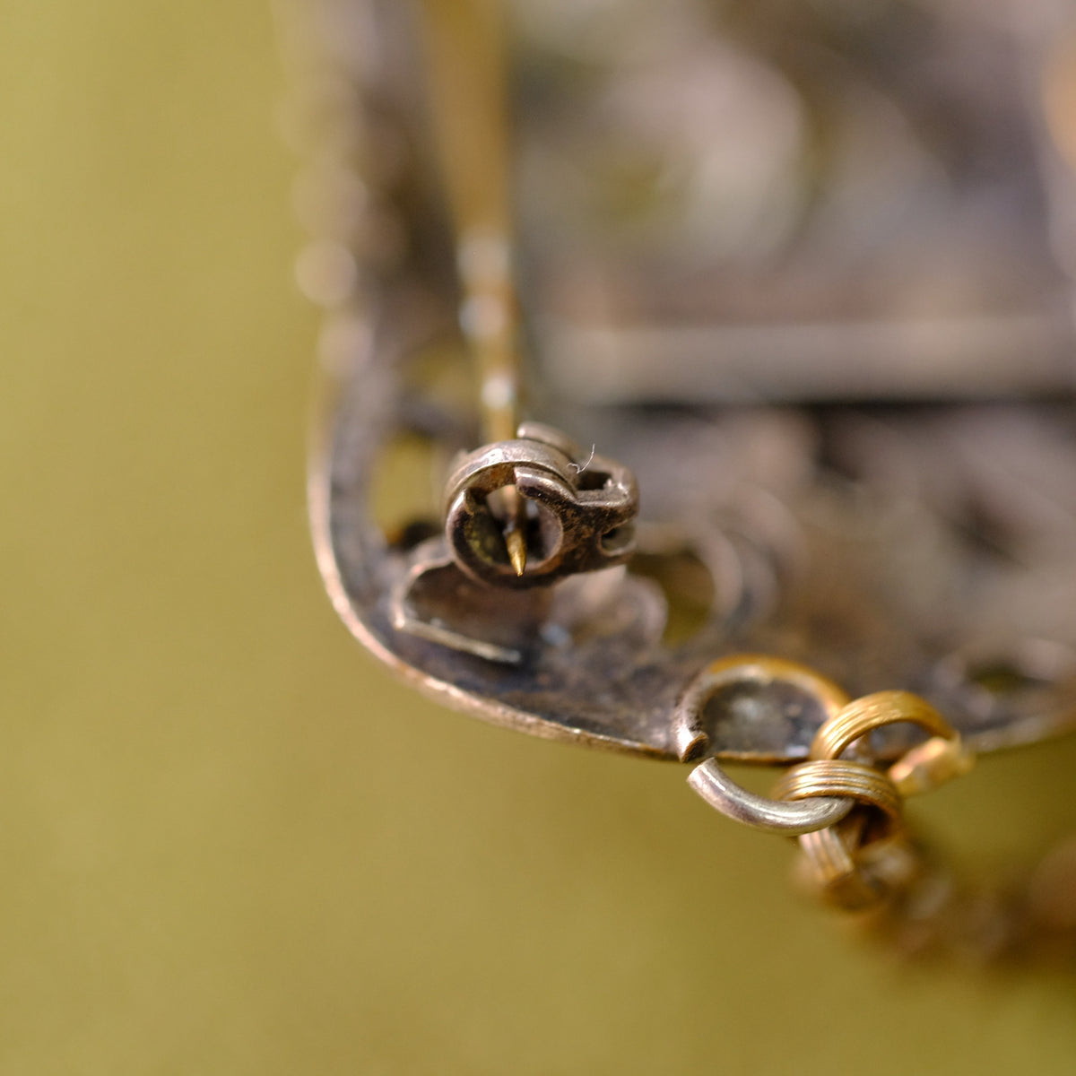 Style Metal NY Blue Crystal Dangle Pin