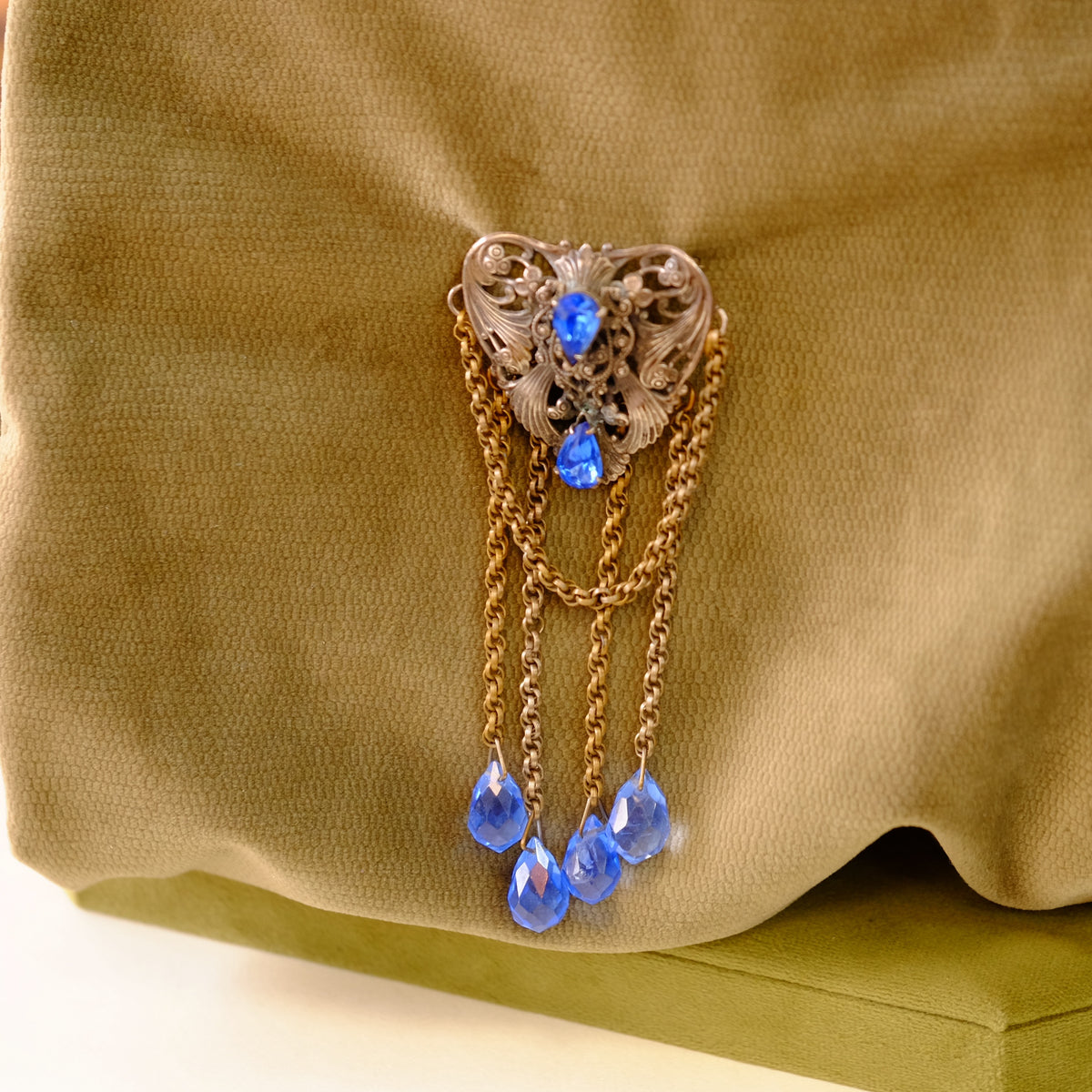 Style Metal NY Blue Crystal Dangle Pin