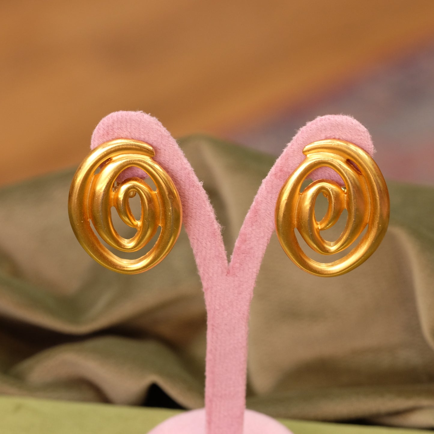 Vintage Satin Matte Brushed Gold tone Swirled Drop Clip Earrings