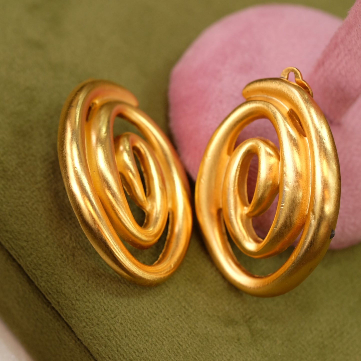 Vintage Satin Matte Brushed Gold tone Swirled Drop Clip Earrings