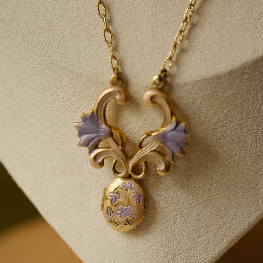 Art Nouveau Locket Necklace 1910s