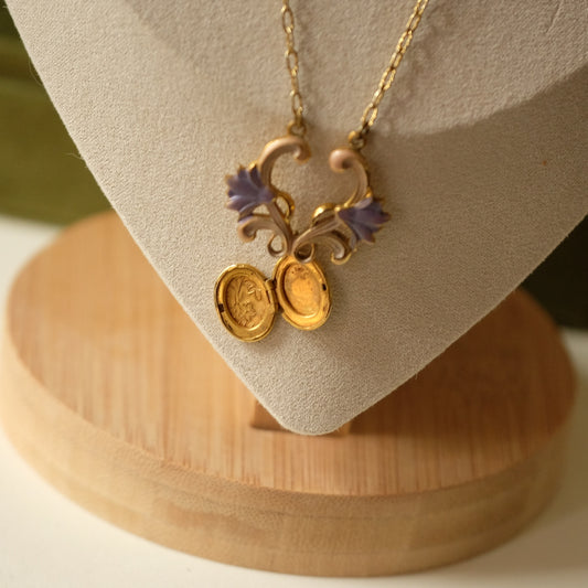 Art Nouveau Locket Necklace 1910s