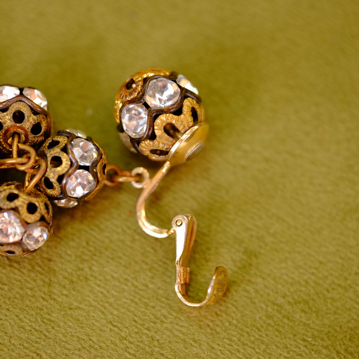 Vintage Vogue Filigree dangle earrings 1960s