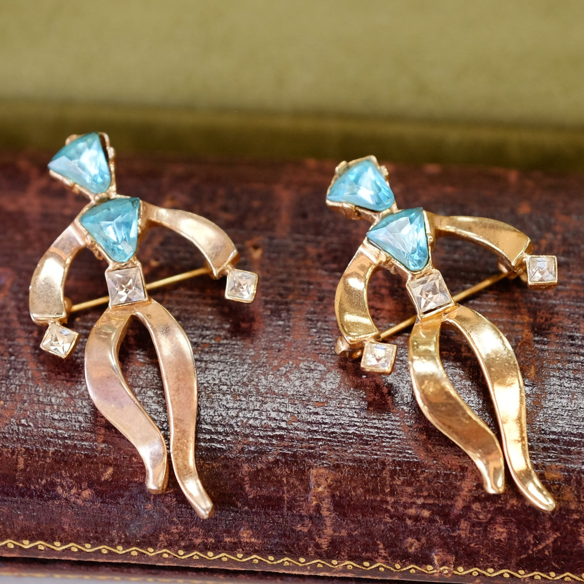 Jeweled Pair Retro brooches 1940s