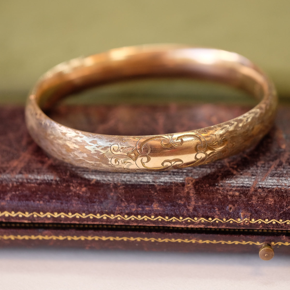 18K Plated  Edwardian "1919" Etched bangle
