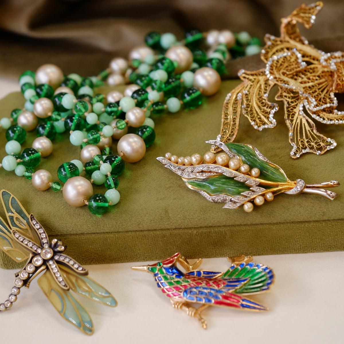 Art Deco Green Glass Flapper Beads 1930s