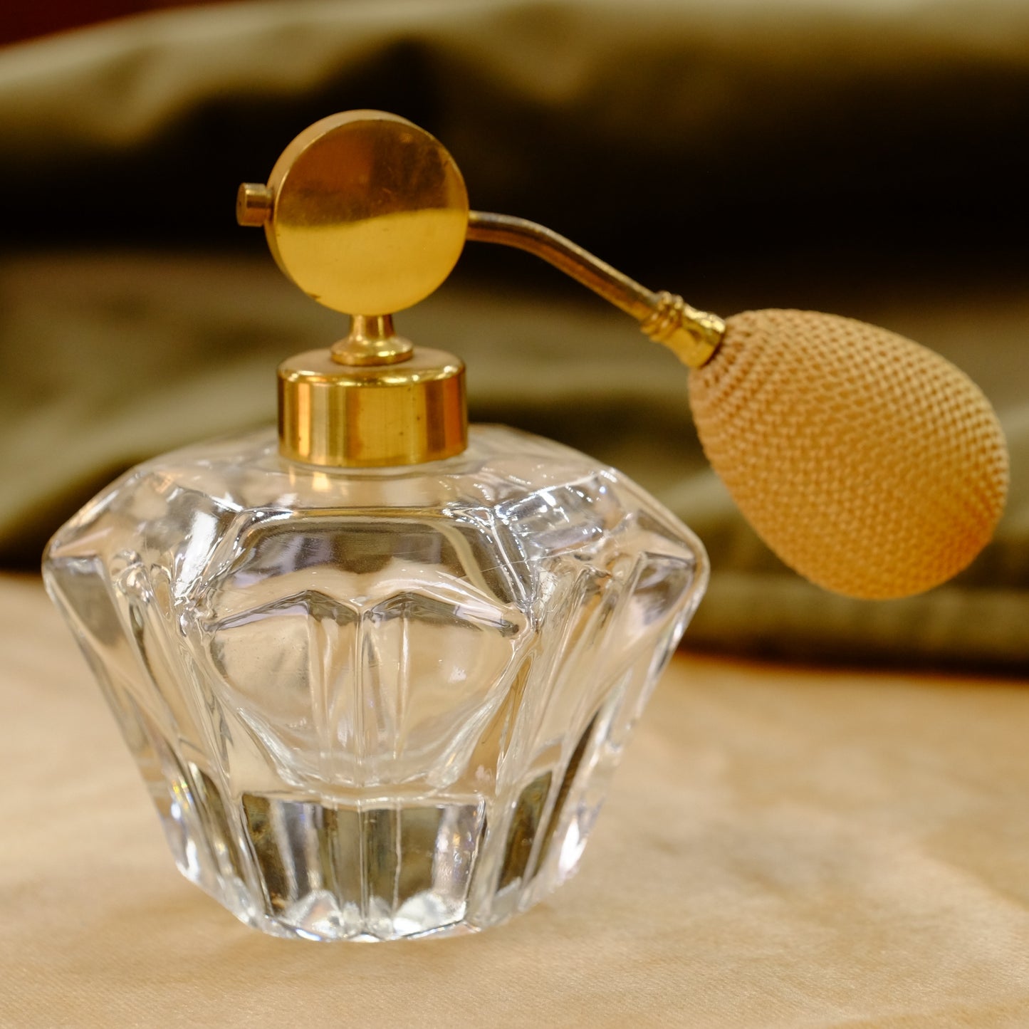 Art deco crystal atomizer with gold top and bulb