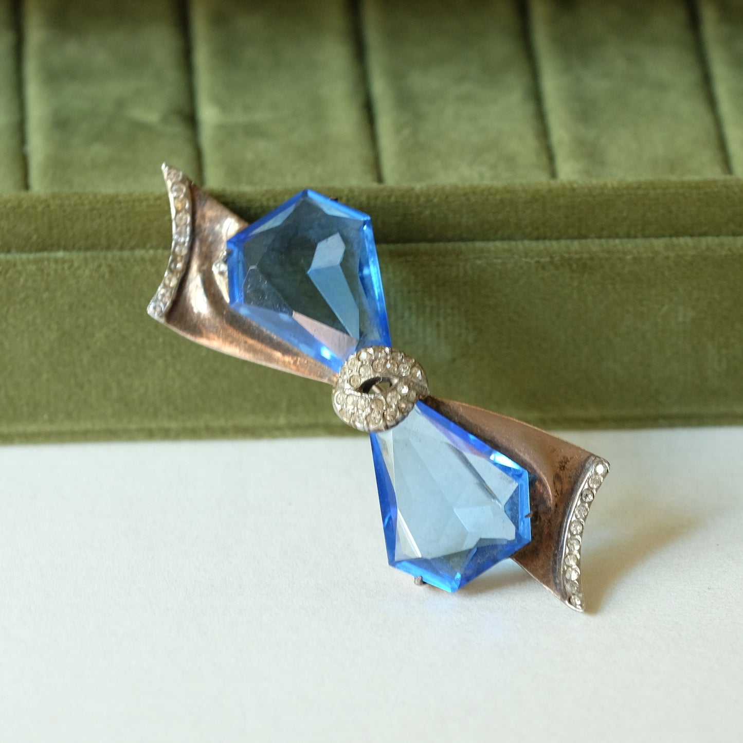 Vintage Retro Sterling Bow brooch with Blue Glass 1940s