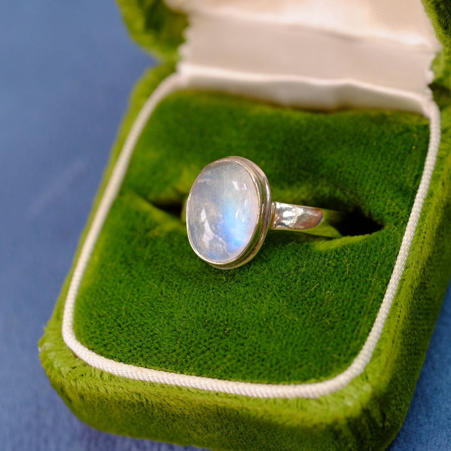 Vintage Silver Moonstone Oval Ring