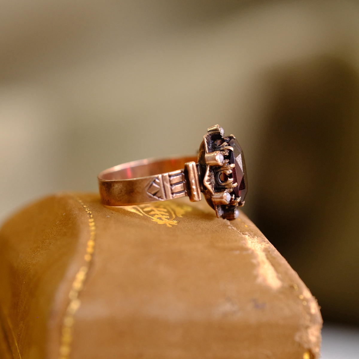 10K Victorian Garnet Seed Pearl Ring