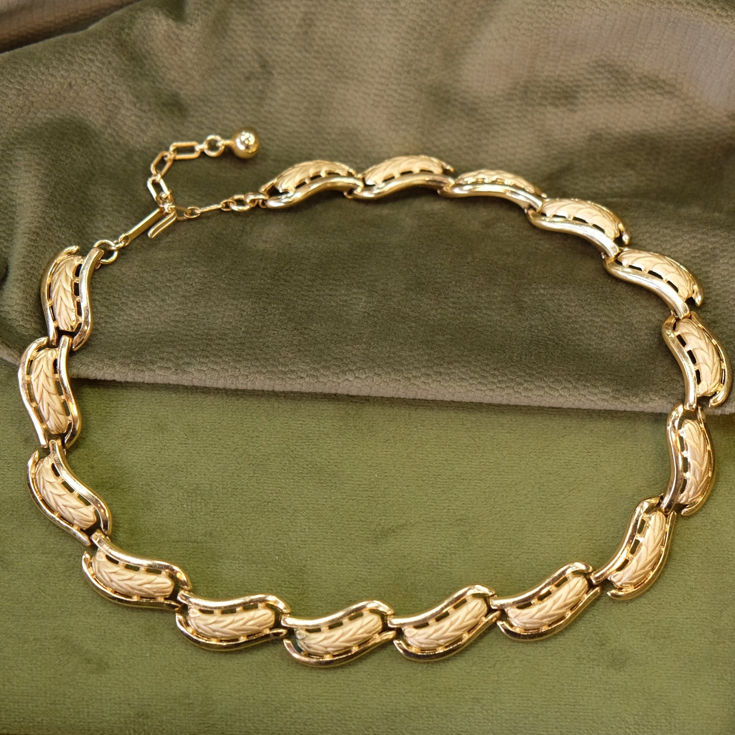 Trifari Swirl Gold tone brushed Necklace 1960s