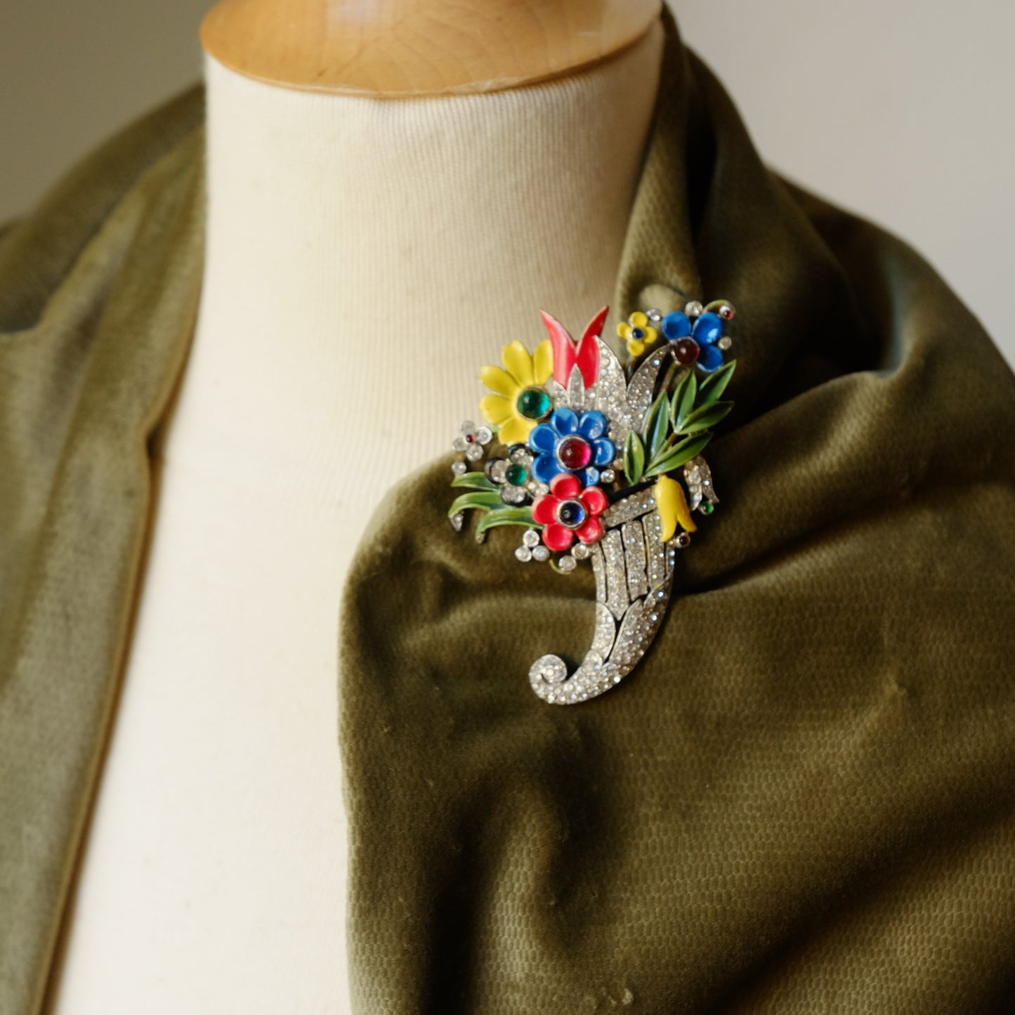 Collectible Trifari Alfred Philippe Cornucopia Enamel Fur Clip 1940s