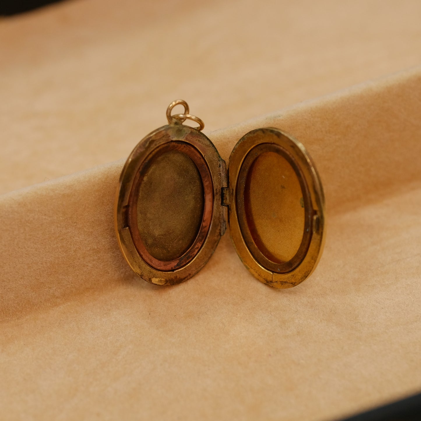 Victorian Oval Locket with Unique Etching