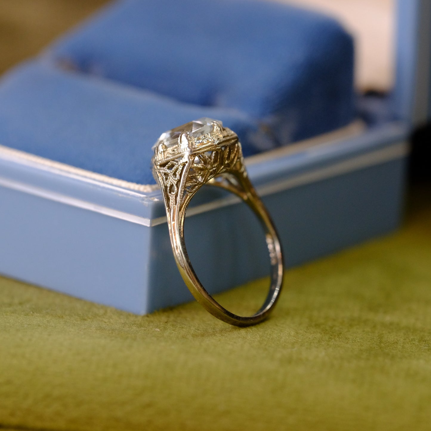 18K Aquamarine Ring with Filigree