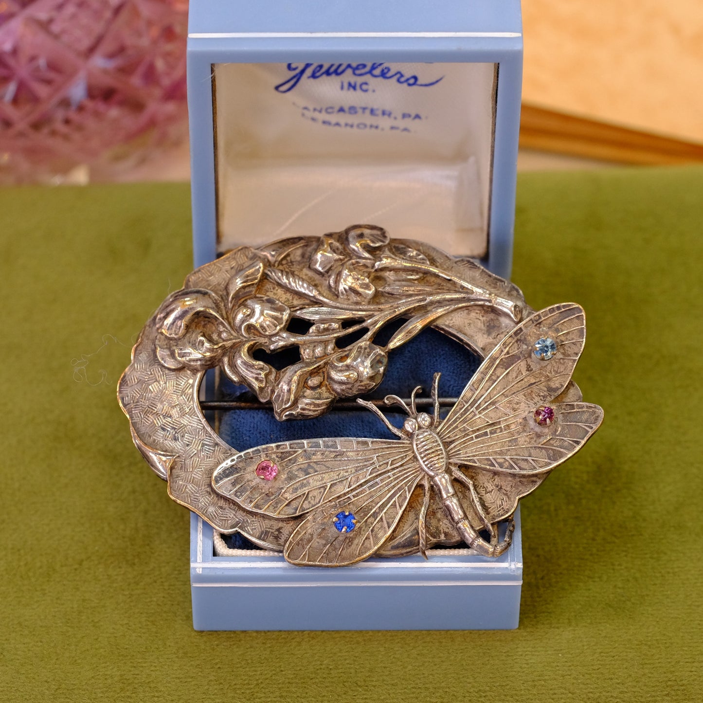 Art nouveau dragonfly on flowers brooch