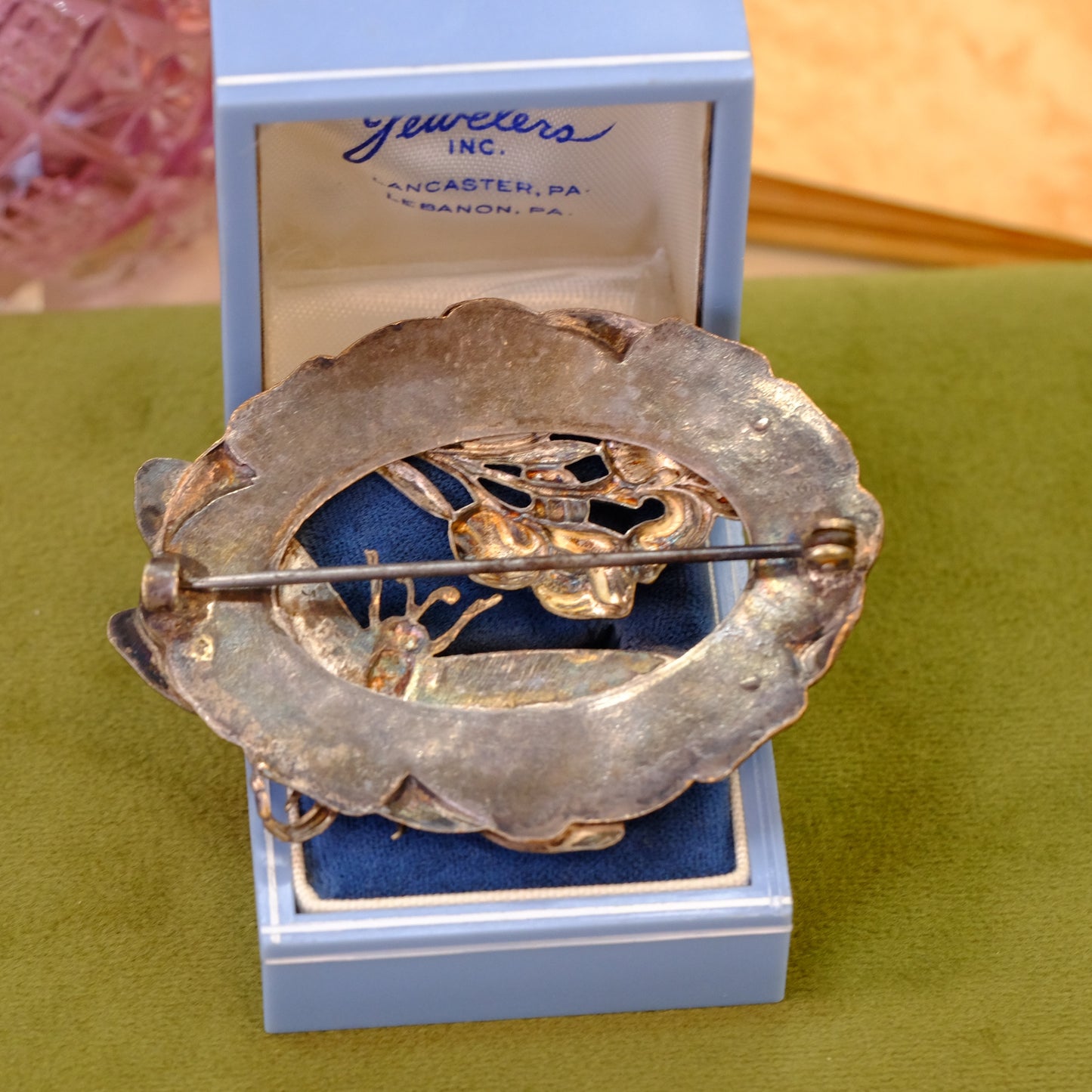 Art nouveau dragonfly on flowers brooch