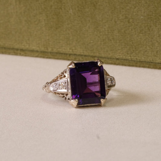18K White Gold Filigree Amethyst and Diamond Ring