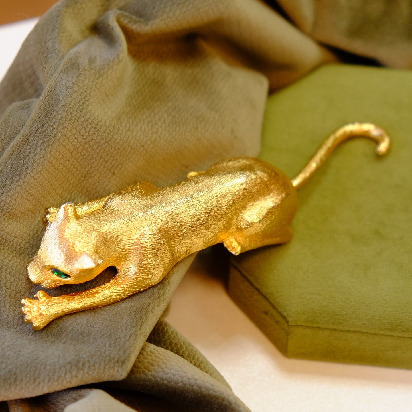 Large Cat Gold tone Brooch with moving tail