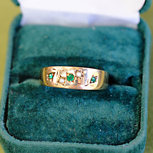 15K Paste Emerald and Seed Pearl Gypsy Ring