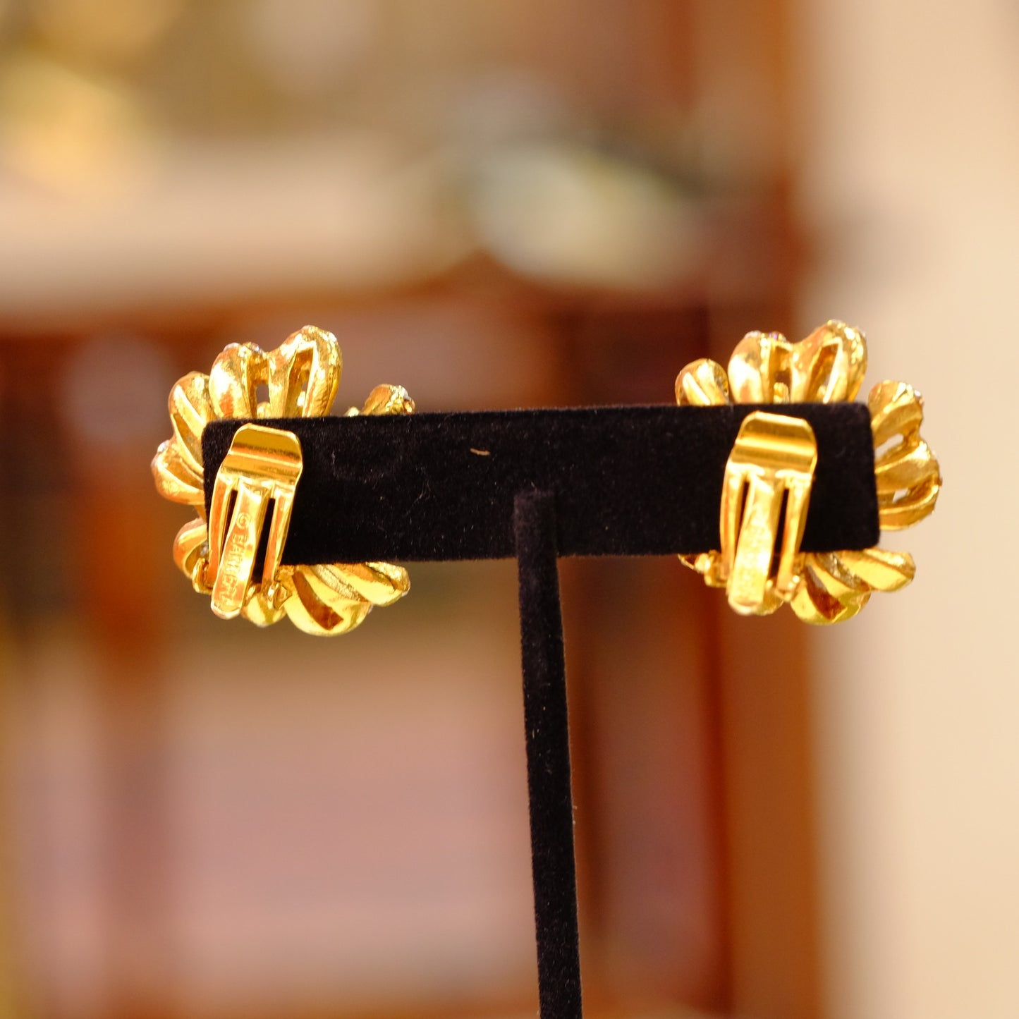 Vintage Barrera Dimensional Flower Clip on Earrings