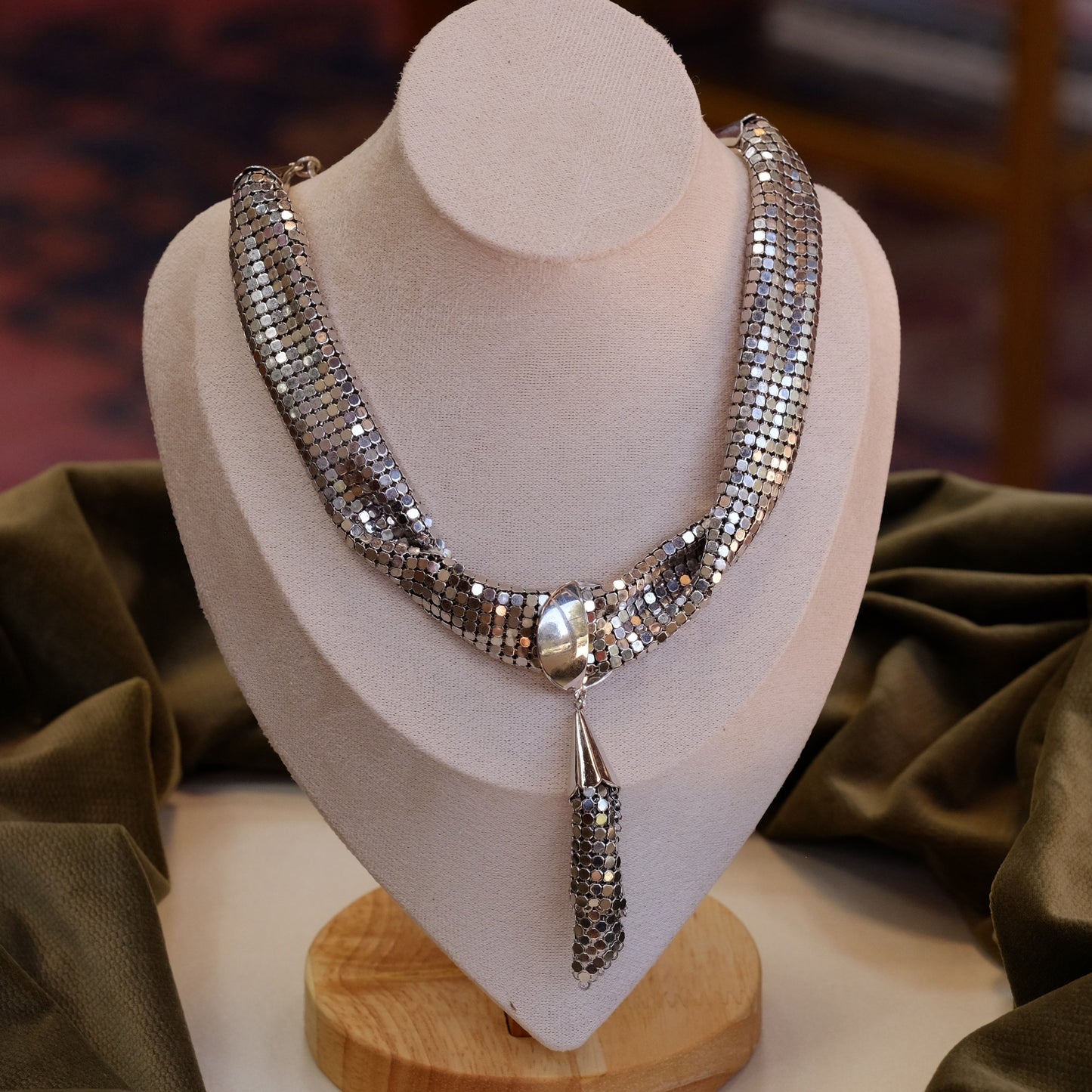 Silver Mesh Bow Necklace