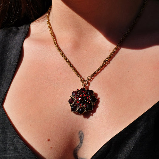 Victorian Garnet Pendant Necklace 1890s