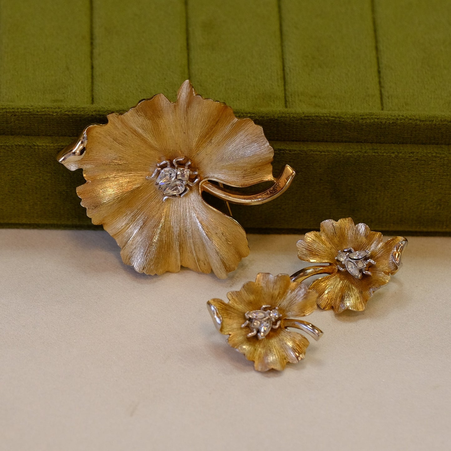 Trifari Leaf and Bee Brooch and Earrings Set 1960s