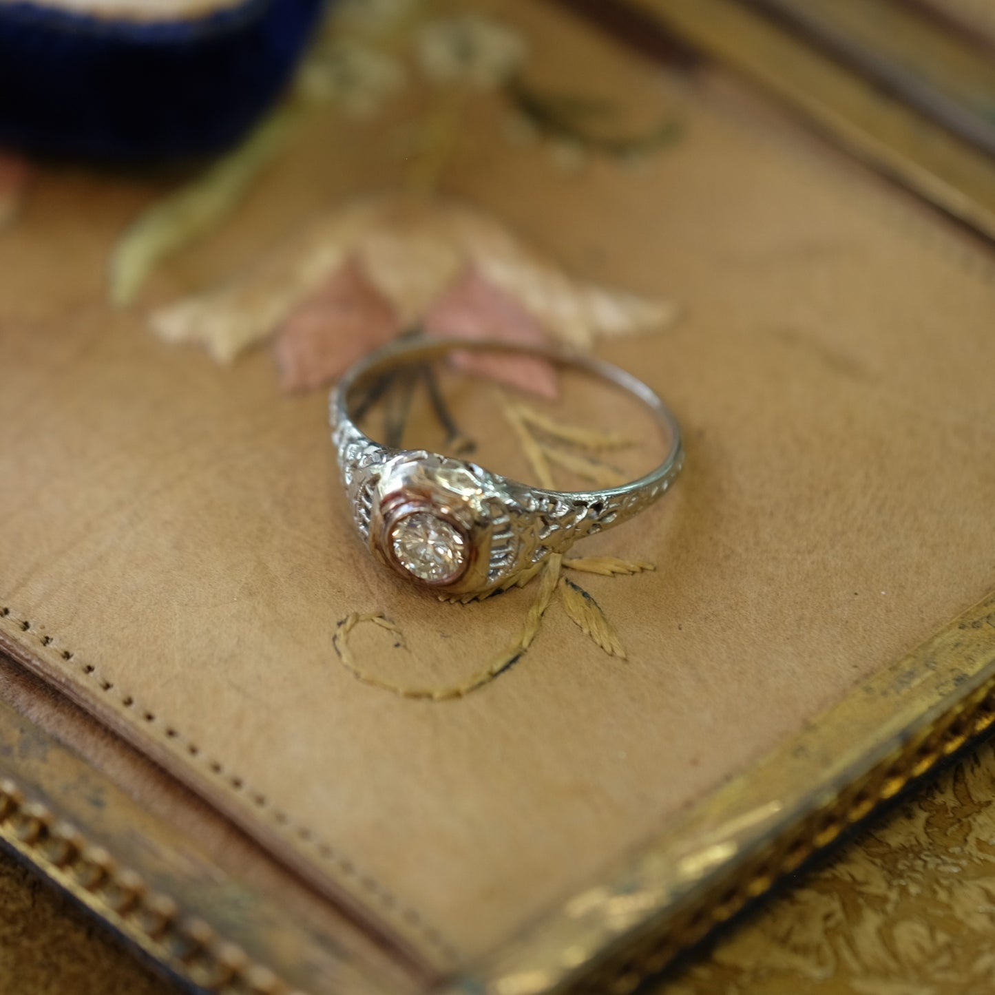 Antique 18K Gold 0.6 ct Diamond Ring