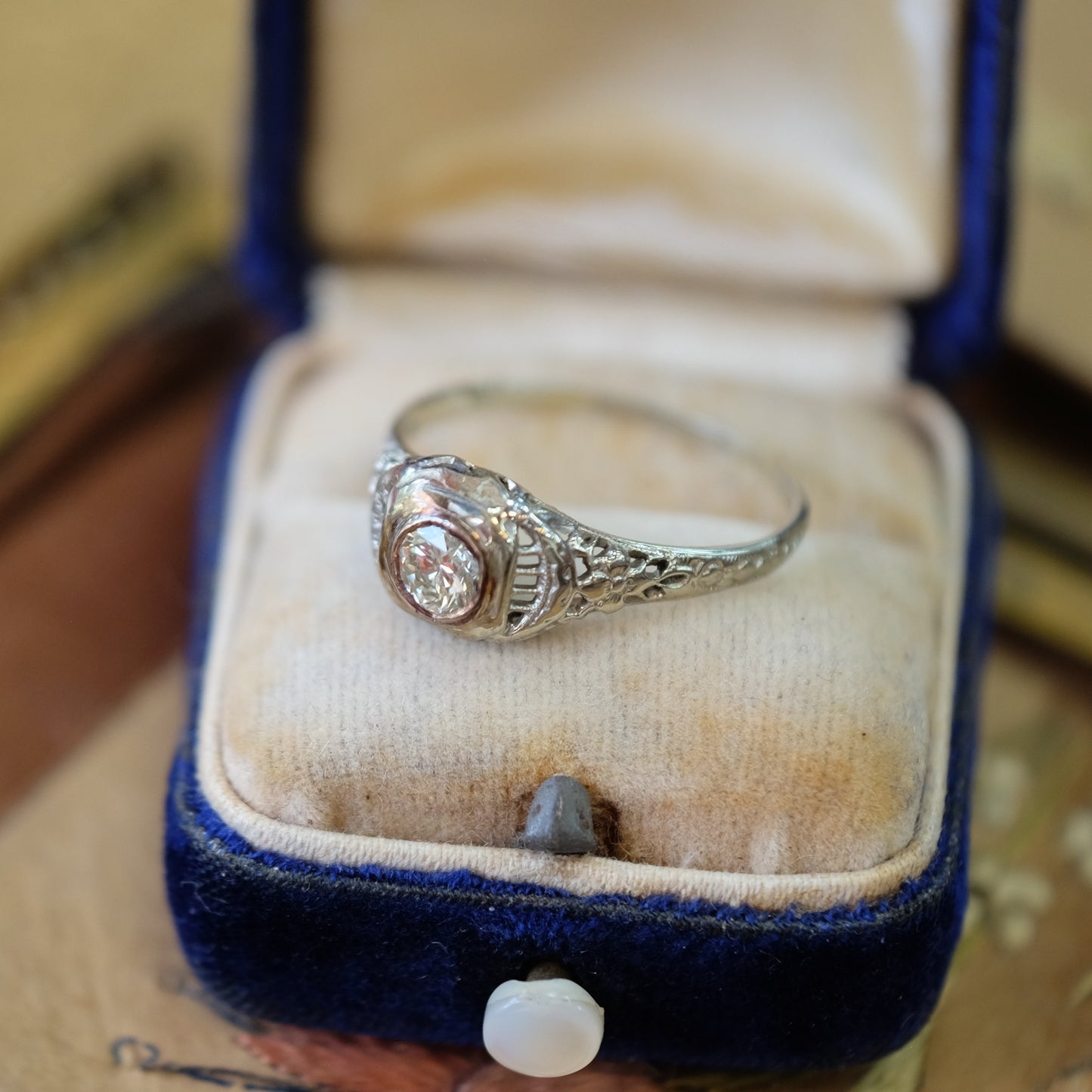 Antique 18K Gold 0.6 ct Diamond Ring