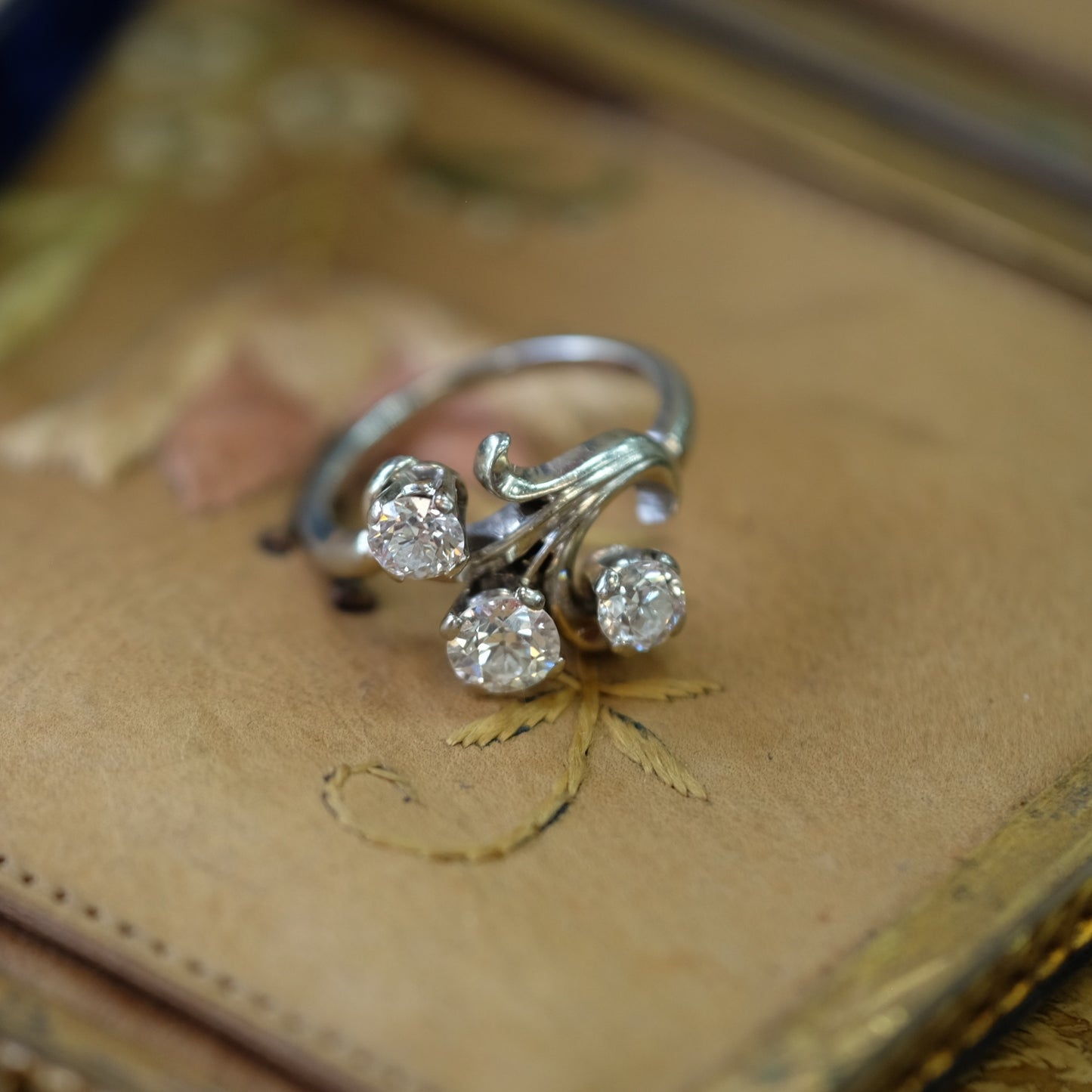 18K White Gold 1.04 ct Diamond Ring