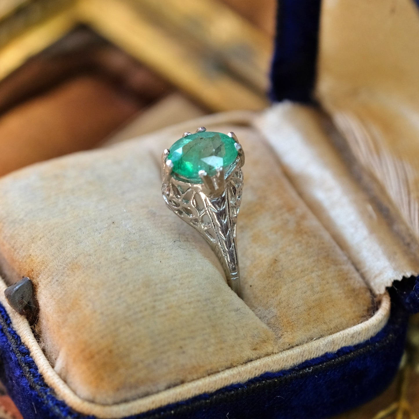 Art Deco Platinum Emerald Filigree Ring