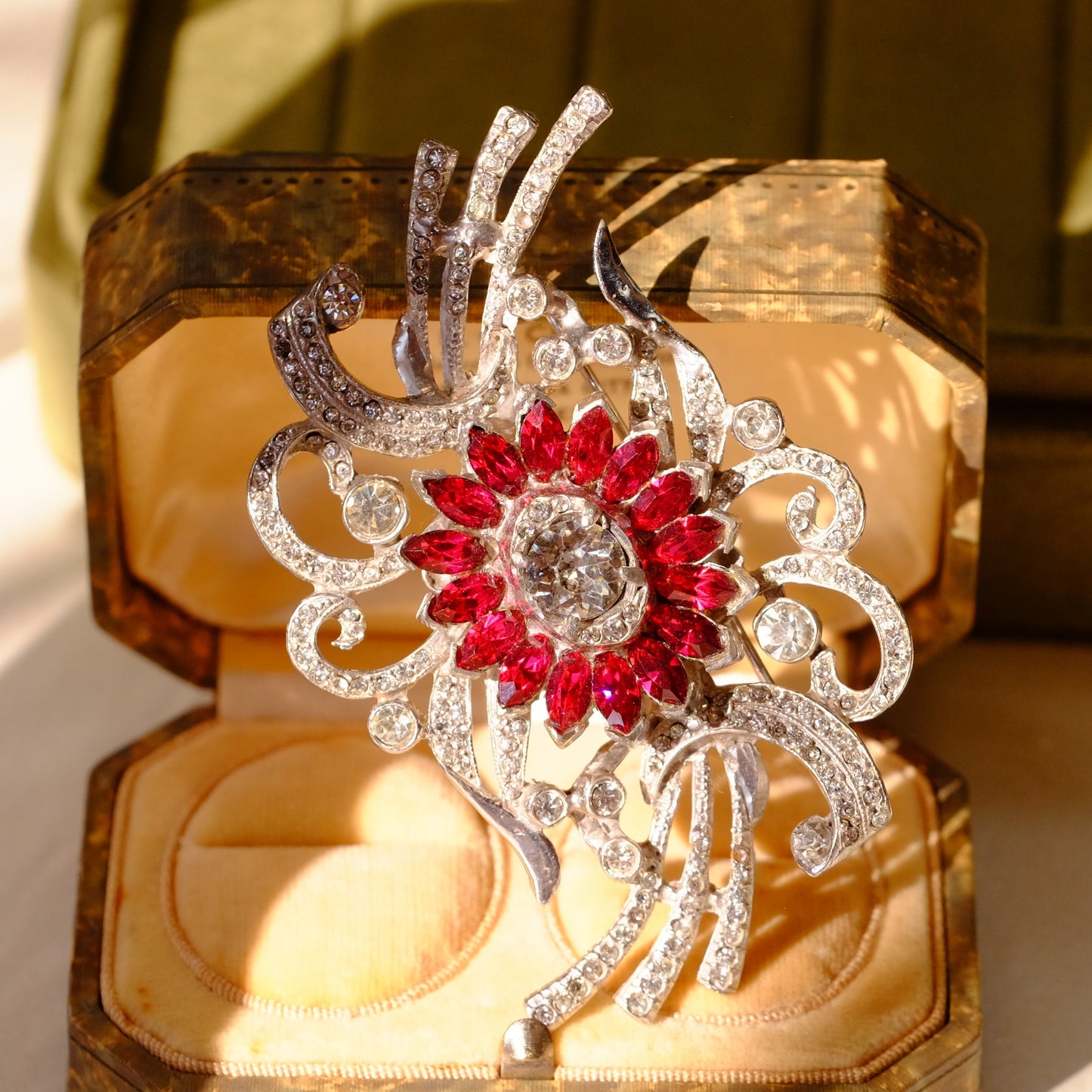 Art Nouveau Flower Brooch 1940s