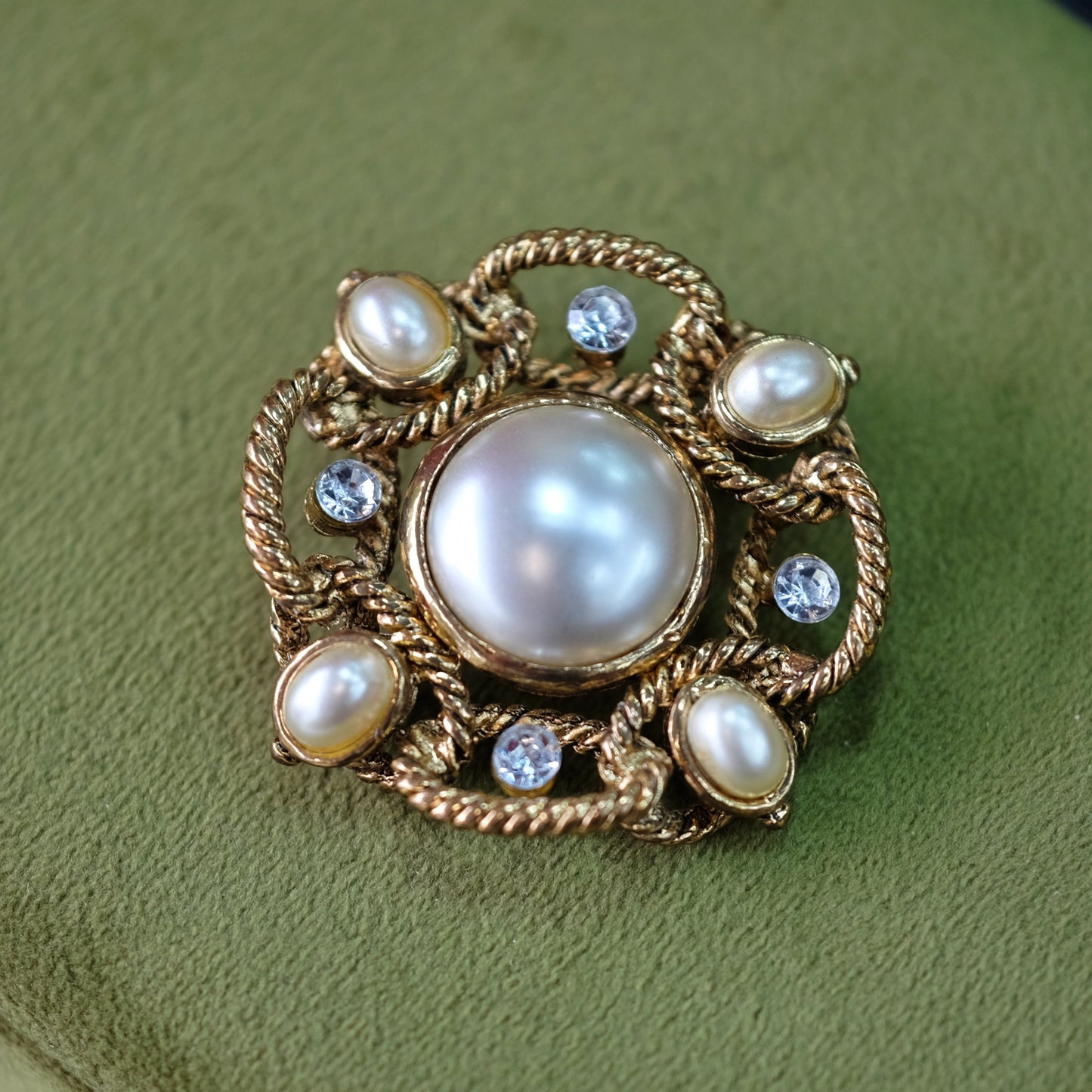 Vintage Twisted Faux Pearl Brooch 1990s