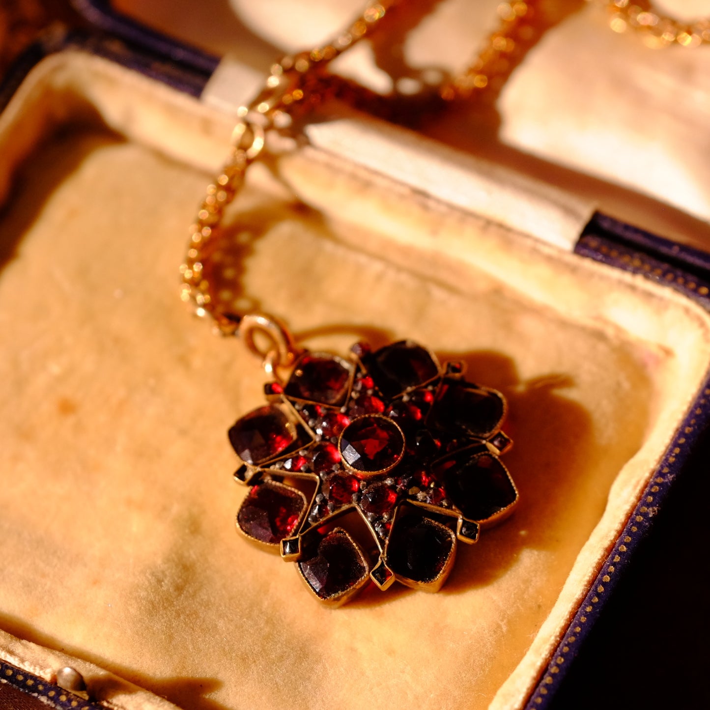 Victorian Garnet Pendant Necklace 1890s