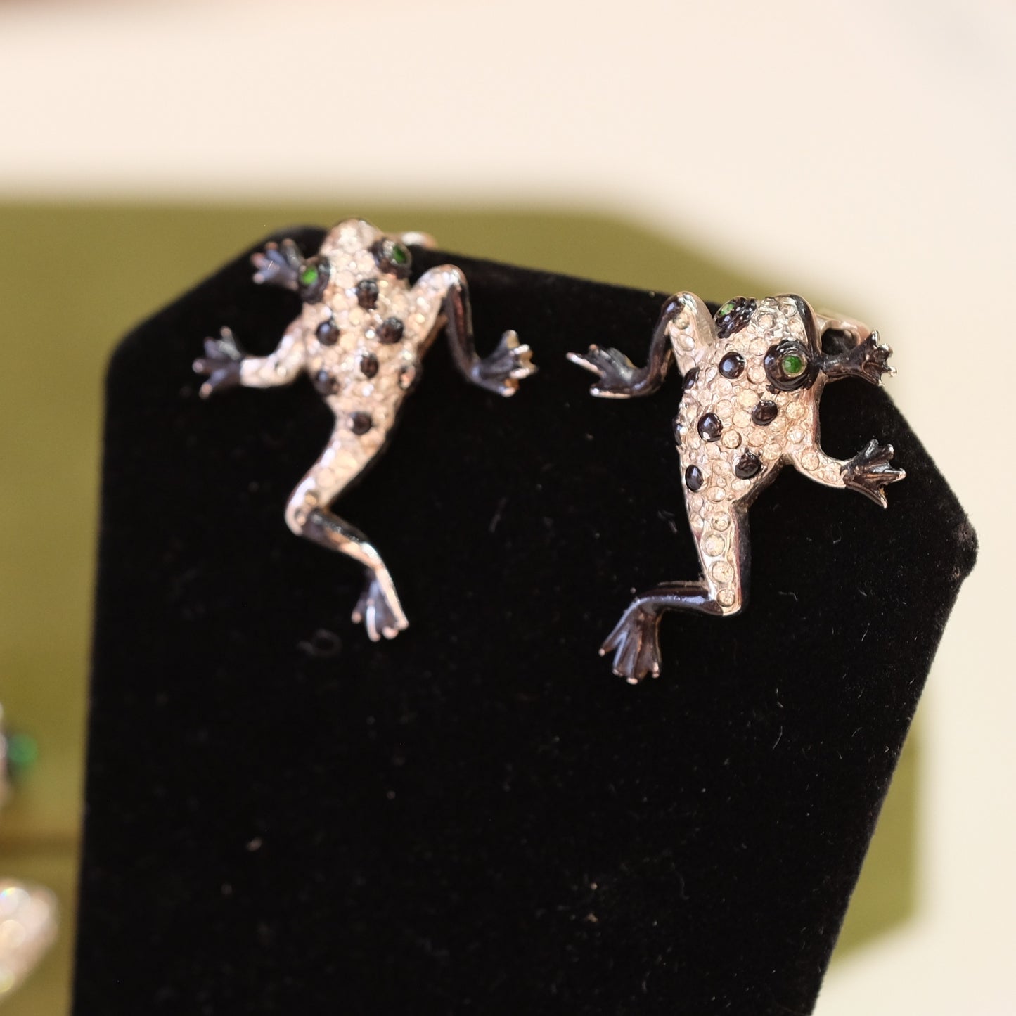 Vintage Reja Collectible Frogs Set 1940s