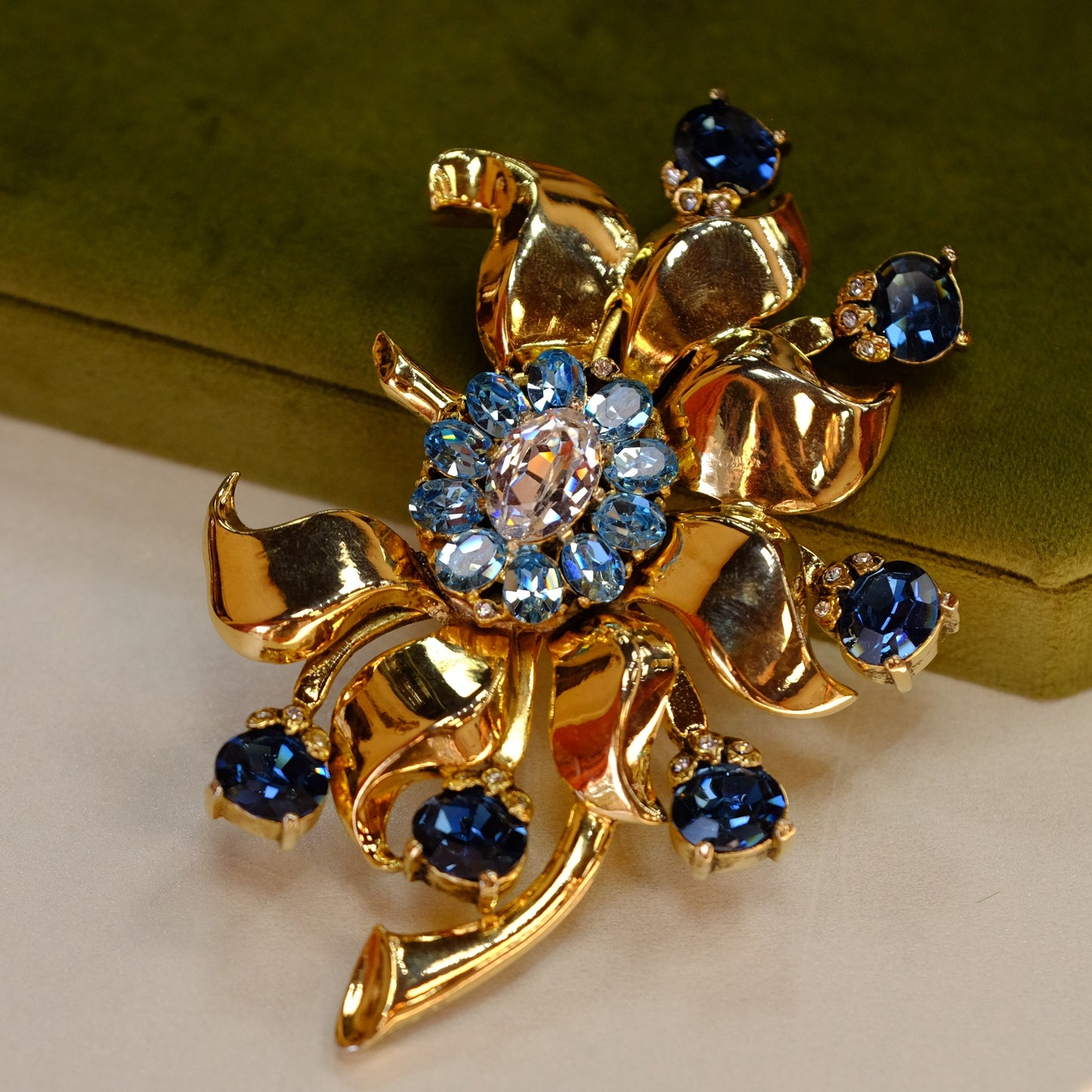 Eisenberg Original Giant Flower Brooch Book Piece 1940s