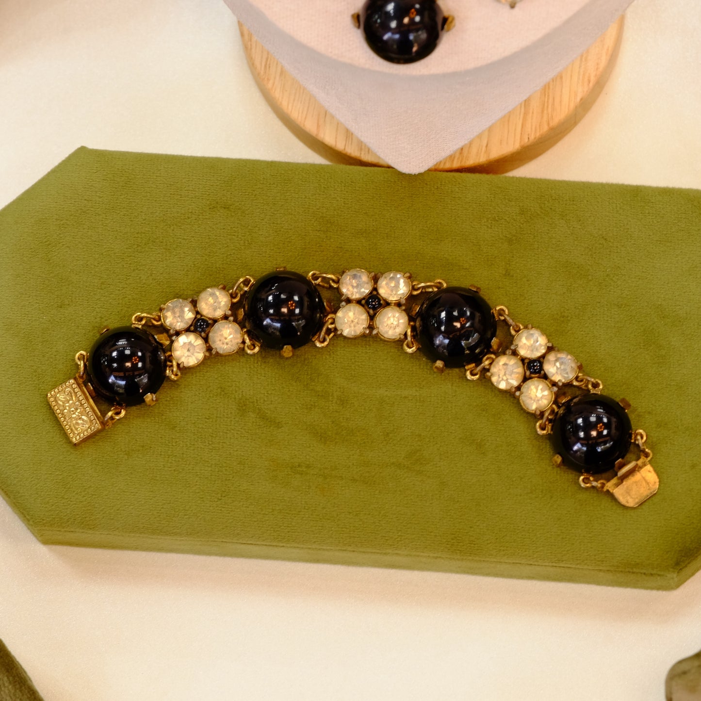Czech Glass Bracelet 1930s