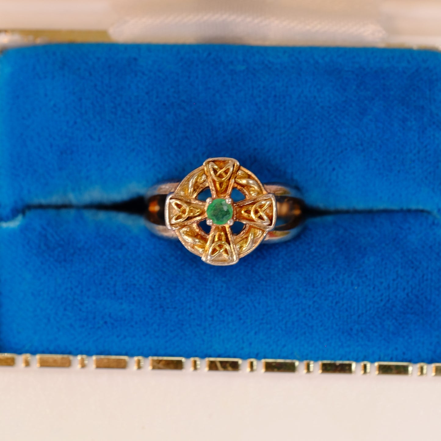 Vintage Silver Celtic Ring with Emerald