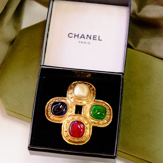Vintage Chanel Gripoix brooch 1990s