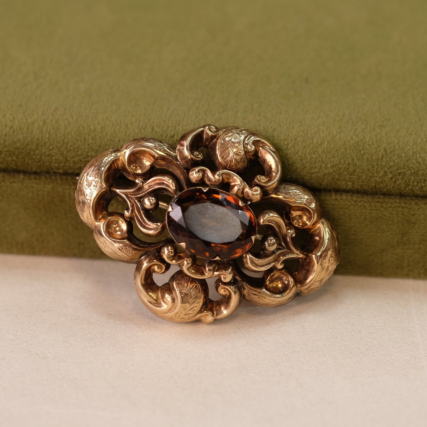 Victorian 9k gold Brooch and pendant with Citrine gemstone