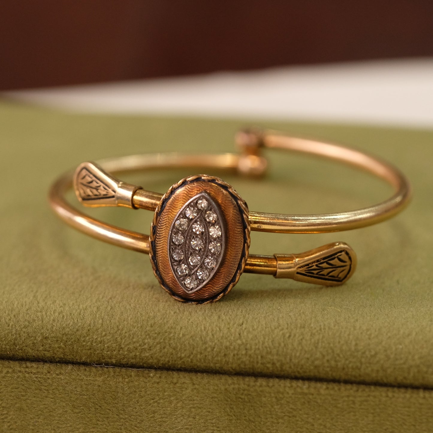 Victorian 12k gold filled bypass oval Clamper